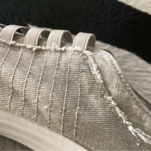 Casual Women's Sneakers - White and Gray - Picture 7 of 7